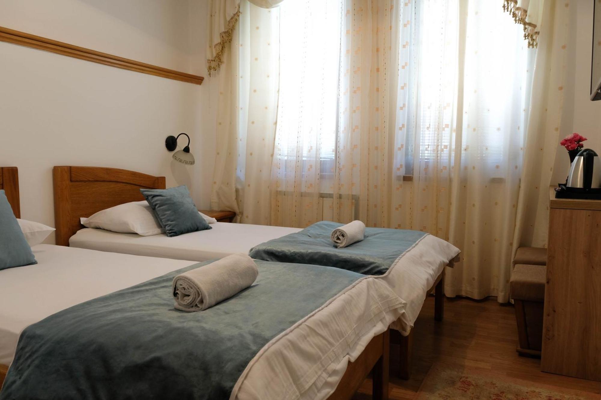 Bed And Breakfast Vijecnica Szarajevó Kültér fotó