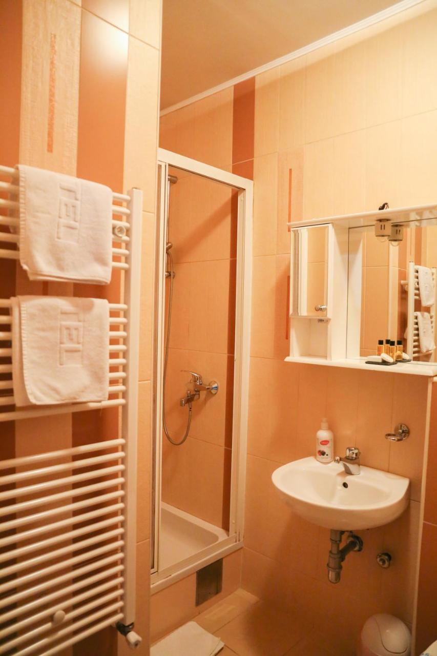 Bed And Breakfast Vijecnica Szarajevó Kültér fotó